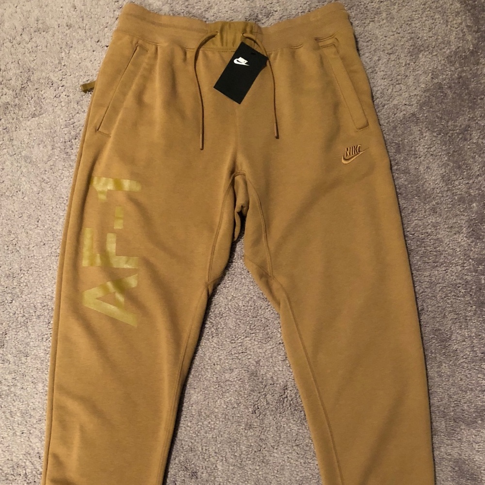 Men’s Nike Track Pants - New - Large